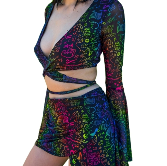 Dolls Kill Pride bell sleeve crop w/ ties - Picture 6 of 7